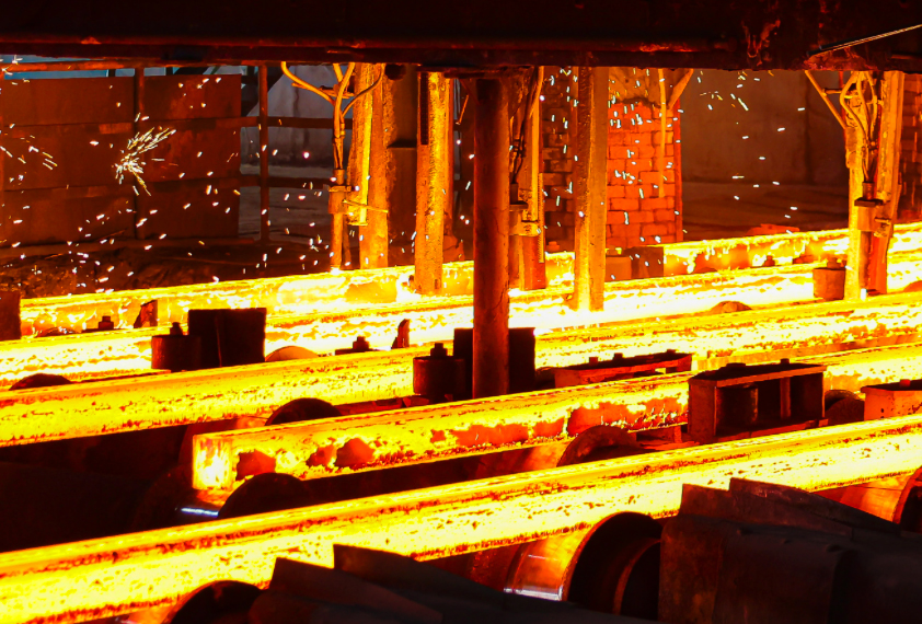 【震翔钢铁资讯】中国钢铁工业协会：2025年中国钢材出口量创新高 出口钢材1.19亿吨